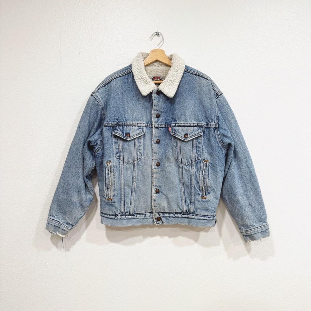 Vintage 1980’s Levi’s Denim Sherpa Trucker jacket with snap buttons distressed